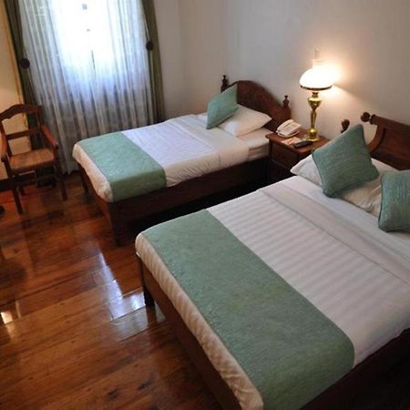 Hotel Felicidad Виган Экстерьер фото